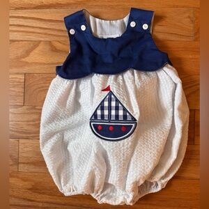 Smockingbird Sailboat Bubble